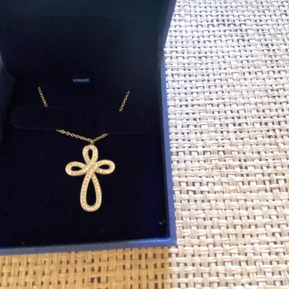 Simply Silver Boxed Cross Necklace - Picture 8 of 9